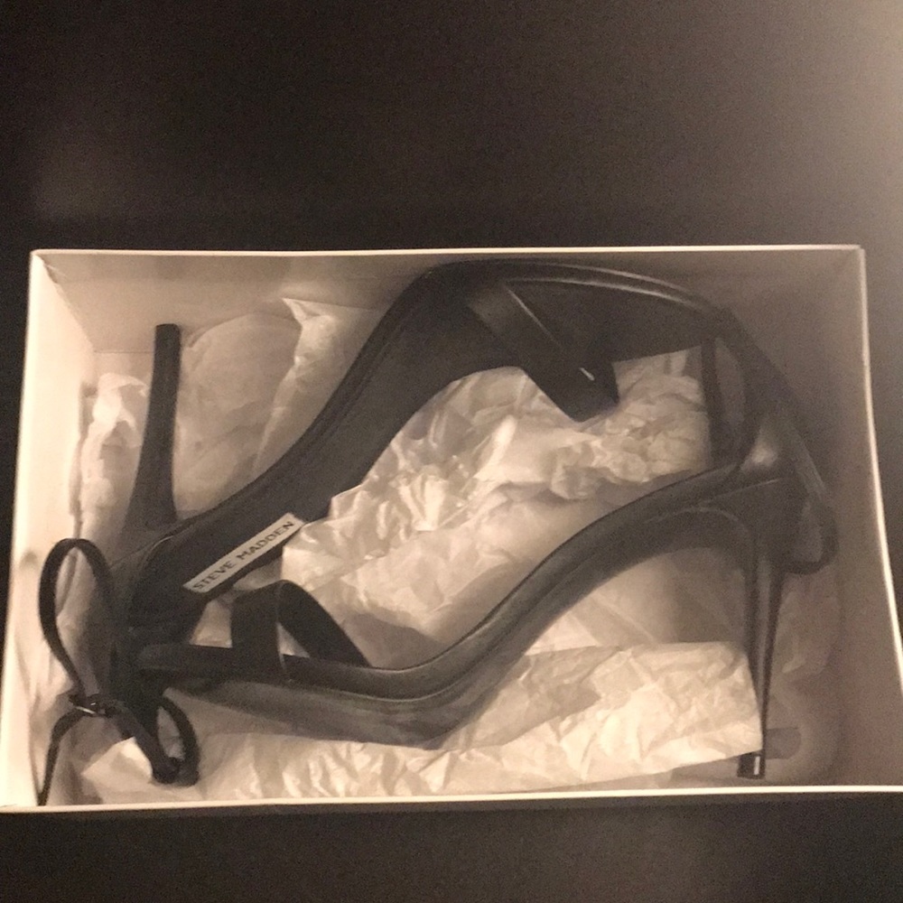 Stecy shoes by Steve Madden brand new in box. - Picture 4 of 4